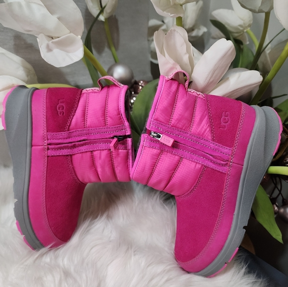 Ugg big kid SUEDE AND FABRIC TRUCKEE WEATHER SNOW BOOTS new - Picture 4 of 9